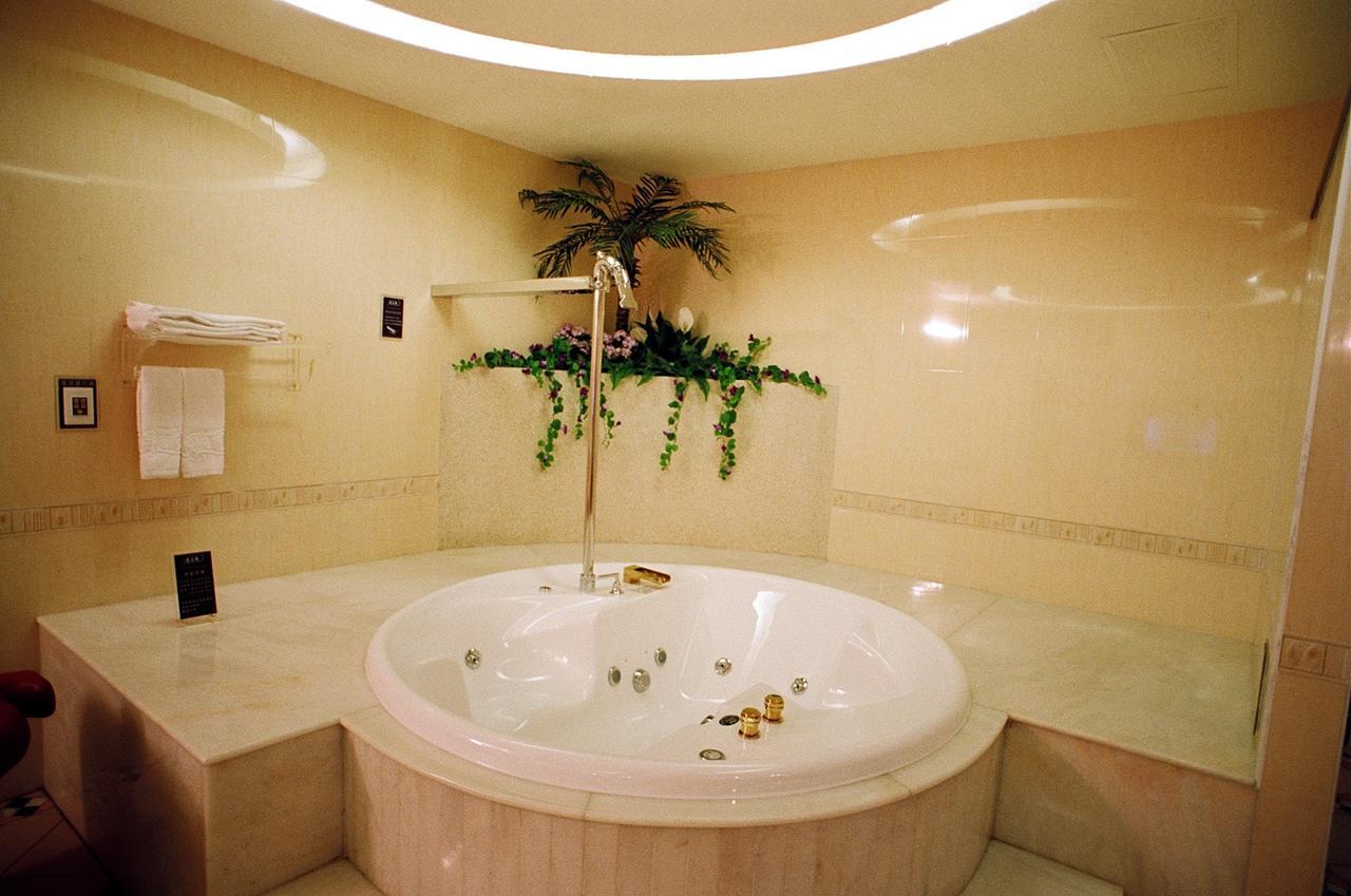 Daniel Spa Motel Pingzhen Dış mekan fotoğraf
